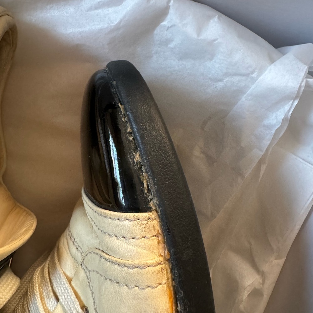 Chanel shoes - Picture 2 of 5